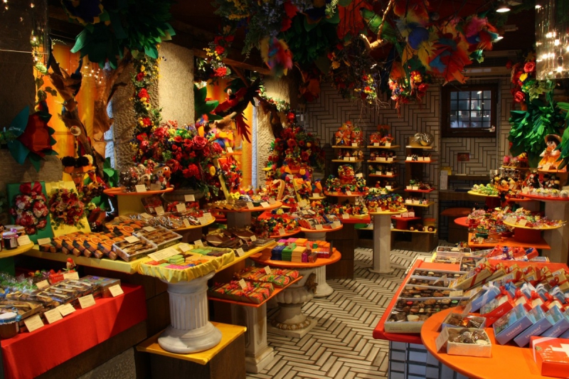 ecommerce-PIGNANS-min_candy_store_chocolate_shop_chocolate_switzerland-393515